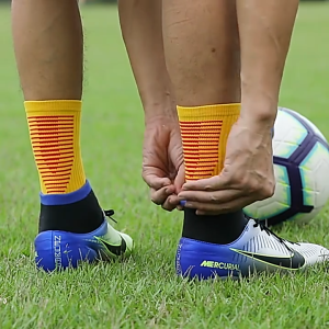 ถุงเท้ากันลื่น ลายขีด ถุงเท้าฟุตบอลกันลื่น สำหรับกีฬาฟุตบอล ระบายอากาศ มี5สี กันลื่น กีฬา ตรงปก ออกกำลังกาย