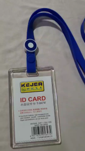 T-847v กรอบพลาสติกใสใส่บัตรพนักงาน แนวตั้ง กรอบใสใส่บัตรนักเรียน พร้อมสายคล้องบัตรซิลิโคน (แพ็ค 1 ชุด)