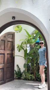 Bộ thể thao_Gym  chất thun lạnh co giãn bốn chiều quần hai lớp cạp cao túi khoá trên cạp