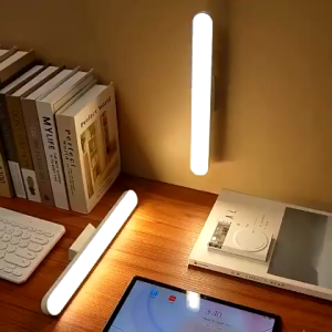 SUNTRONIC Step Less Dimming Movable USB LED Magnetic Desk Lamp that Hhangs in a Dorm Room or Bedroom.