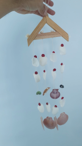 โมบายเปลือกหอย โมบายเซรามิค รูปบ้าน 4 สาย ความยาว 50 เซนติเมตร