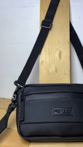 Tas Selempang Waterproof PEGE Floyd Slingbag Pria 3in1 Bisa Untuk Slempang Handbag Dan Pouch Polos Hitam - PG 9023