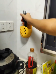 Strawberry Storage Rack Design Space Saver Hollow Cutlery Drainer Kitchen Tableware Storage Rack Phone Storage Organizer