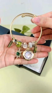 Jam Tangan Wanita Mewah Analoq Liontin Kupu Kupu Bintang Versi Trendy 2025