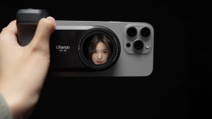 Ulanzi MA35 Bluetooth Smartphone Camera Shutter and Grip (M032GBB2)