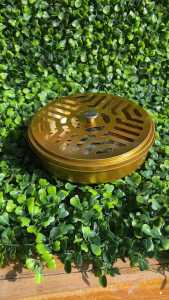 คุณสมบัติทั่วไป • กล่องใส่ยากันยุง ที่ใส่ยากันยุง ตะแกรงยากันยุง • สแตนลสอย่างดี แข็งแรง พกพาสะดวก • ขนาด 5.5 นิ้ว • ทน แข็งแรง ใช้งานได้ยาวนาน • ช่วยป้องกันการเกิดไฟไหม้  การใช้งาน  • ใส่ธูปกันยุงได้ทุกชนิด  • เหมาะสำหรับใช้ในครัวเรือน สวน บ้าน และห้องนอ