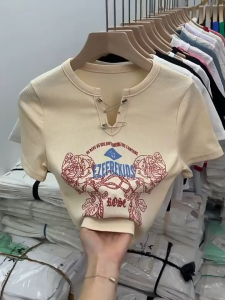 Pola Alfabet Mawar T-shirt Lengan Pendek Slim Fit Kaos Pullover V-neck New Style Korean Atasan Kasual Seksi Wanita