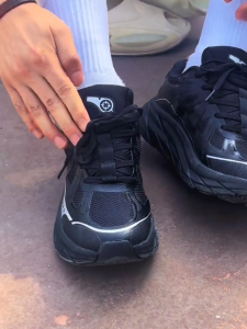 Rigorer Running Shoes: Breathable Lightweight Referee Shoes For Men and Women Shock Absorption Sports Sneakers