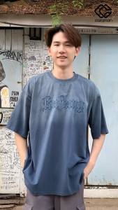 YOLO เสื้อยืดทรง over size ดีเทลงานปัก เสื้อสีฟอก เสื้อคอตตอน คอกลม คอฟิต แนวสตรีท C001