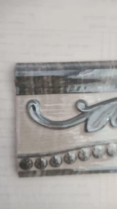 List Keramik Dinding 8 x 25 cm BATIQ ABU-ABU TIMBUL per 1 pcs