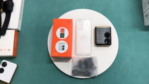 P21 Flip Mobile Phone 2.4inch HD Screen 4 SIM Card FM Radio Flashlight Magic Voice Blacklist 2G Network Foldable Feature phone