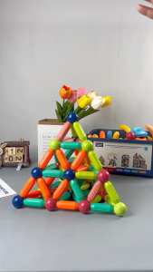 เล่นแม่เหล็ก 108PCS ประเภทเด็ก 3D รูปทรงเรขา กล่องเก็บ เล่นพร้อมกล่อง เสื้อผ้าสำหรับการเรียนรู้