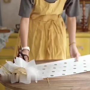 (20 LEMBAR) Flower Wrapping Paper Polkadot Cellophane Kertas Buket Kertas Bunga Motif Polkadot Florist KB6043