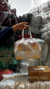 Tas Hajatan Spunbond Serut 22 Bunga Kenanga Maroon