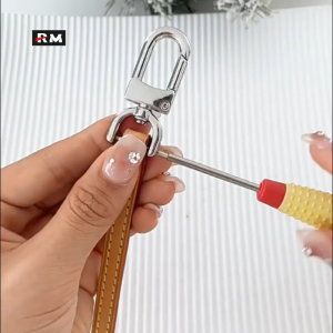 【High Quality Version】Bag Buckle Accessories Bag Straps And Shoulder Straps No Need To Disassemble And No Need To Sew Replaceable Metal Buckle Strap Hook Buckle