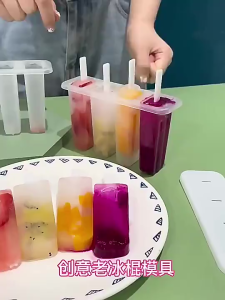 แม่พิมพ์ไอศกรีม4ชิ้นชุดแม่พิมพ์ทำน้ำแข็งถาดน้ำแข็งแบบ DIY ใช้ซ้ำได้พร้อมแท่งและฝาเครื่องมือในครัวสุดสร้างสรรค์สำหรับฤดูร้อน