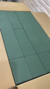 โฟมปักดอกไม้สด IRISES ยกลัง 20 ก้อน Flora Foam เกรด A สำหรับจัดดอกไม้ จัดงานพิธีต่างๆ อุ้มน้ำดี ดอกไม้สดทนนาน