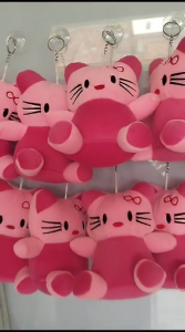 Boneka HELLO KITTY gantungan kaca mobil (12pcs) gratis tempelan cop kaca