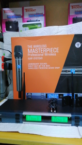 TOSUNRA KMC8 UHF PROFESSIONAL WIRELESS MICROPHONE