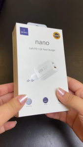 Adapter cóc củ sạc nhanh 65W PD Type-C + USB-A QC 3.0 hiệu WIWU Nano Gan - hỗ trợ sạc cùng lúc 2 thiết bị đạt chuẩn MFI Chip sạc AI thông minh iphone 15 14 13 12 iPad Pro 11 12.9 13 S23 S22 Z Fold Flip