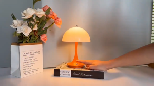 Lampu Meja Jamur Kreatif Lampu Samping Tempat Tidur Kamar Tidur Lampu Meja Dekorasi Rumah Minimalis Modern Lampu Meja Belajar