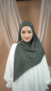 Scarf Motif Segi Empat Celia 3 Linalivia