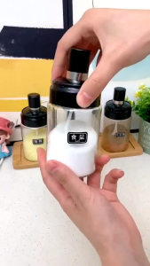 TEMPAT BUMBU DAPUR KOPI GULA SERBAGUNA BOTOL KACA DENGAN TUTUP SENDOK KEDAP UDARA