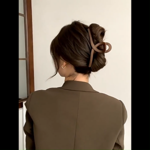 กิ๊บติดผมพลาสติกคุณภาพสูงสไตล์เกาหลี เครื่องประดับผมสตรีเรียบง่าย เหมาะสำหรับฤดูใบไม้ผลิและฤดูร้อน