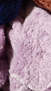 ผ้าห่มขนมิ้ง ผ้าห่มขนฟู ผ้าห่มขนตุ๊กตา สีพื้น พร้อมกระเป๋าซิปพกพาสะดวก  ขนาดโดยประมาณ กว้าง 40 นิ้ว ยาว 60 นิ้ว