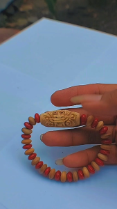 Gelang Kombinasi Kayu & Batu: Aksesori Tangan Alami