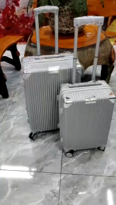 Vali nhựa mới ABS có mẫu dáng đơn giản với thiết kế 20/24 inch. vali nhựa giá rẻ sử dụng dây kéo khóa mật khẩu 3 số .vali du lịch có sẵn kho tại HCM