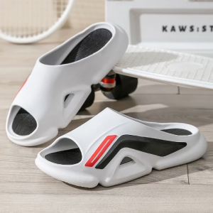 LKfashion สุดปัง รองเท้าแตะแฟชั่นสำหรับคุณผู้ชาย พื้นนุ่มสัมผัสนิ่ม ด้วยดีไซส์สวยโดดเด่นไม่เหมือนใคร มาพร้อมกับ 4 สี ให้เลือกสรร ของดีราคาโดน ห้ามพลาดดด