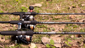 คัน BLACKTHUNDROS MAGNUM 6.9 ฟุต 1/2 ท่อน แบลงค์พัฒนาพิเศษ ทำให้เบา เซ้นท์ดี ไกด์ Fuji FazLite ที่มีความเบาแต่แข็งแรง