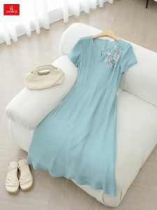 Đầm Nữ CARDINA chất liệu đũi bamboo cổ tròn kiểu dáng nhẹ nhàng thoải mái phong cách lịch sự trẻ trung 4VAL25