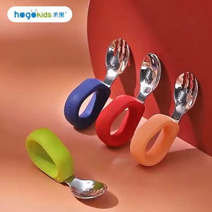 ช้อนฝึกจับเด็ก ช้อนเด็ก เครื่องใช้บนโต๊ะอาหารสแตนเลส ชุดสูทช้อนช้อนสั้นซิลิโคน 304 Baby Spoon Fork