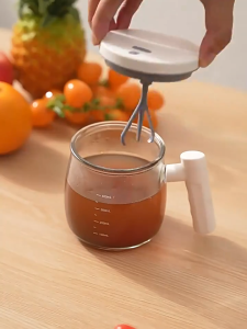 【จัดส่งในวันเดีย】400mL ถ้วยผสมอัตโนมัติ เครื่องปั่นอัตโนมัติ ถ้วยอัจฉริยะแบบพกพา แก้วสมาร์ทแบบพกพา เครื่องชงกาแฟ ถ้วยผสม สำหรับชากาแฟ Coffee Tea Cup