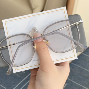 Fashion Color-Changing 0-400 Prescription Glasses for Women - Ultra-Light Matte Polygonal Frame Nearsighted Eyeglasses