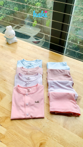 Bộ quần áo cộc tay cho bé cài cúc giữa chất liệu vải Bamboo tự nhiên cao cấp siêu mềm mịn set sơ sinh cho bé tới 3 tuổi vải sợi tre xuất khẩu HAKI BB001 (4 - 15kg) bộ mặc nhà cho bé trai bé gái
