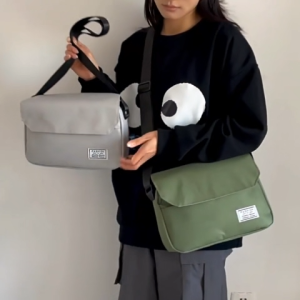 LEAShop นิวคอลเลคชั่นพร้อมส่ง กระเป๋าแฟชั่นสะพายไหล่ งานสวย น้ำหนักเบา ใส่ของได้เยอะจุใจ พกพาง่ายสะพายได้ไม่เกะกะ รุ่นนี้พร้อมส่ง 5 สีให้เลือกสวย ใครชอบสีไหนรีบกดสั่งเลยก่อนของหมดน้า