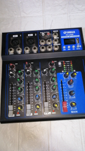 YAMAHA PROFESSIONAL MIXER 4 - Channel with Bluetooth USB Player