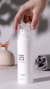 GLIGHT SKIN Velvety Milk Cleanser with Hydrating Grapefruit Essence No Paraben 150ml (KKM)