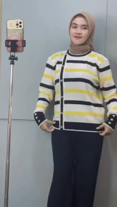 DELIMA SWEATER WANITA BAHAN RAJUT VARIASI KANCING STRIPE KOREAN STYLE - O-NECK JELITA KNIT TOPS OVERSIZE