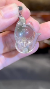 fox pendant green phantom💯天然净体绿幽灵狐仙吊坠  绿幽灵助正财事业运 ➡️狐仙招人缘、增人际关系、助感情、增姻缘、避小三、防小王、招正桃花、闪烂桃花、招正、偏财、助好运  高tall: 2.3cm  宽width: 1.8cm  厚度thick: 1cm  重weight: 5.2g