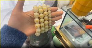 Vòng tay đá khắc Chữ Phạn phát sáng Xanh Lục trong đêm (hạt 8 li)