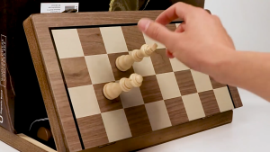 Wooden International Chess Set - Portable Folding Magnetic Wooden Chessboard - Premium Tournament Quality Educational Toys for Kids Mainan Budak Perempuan Lelaki国际象棋小学生儿童带磁性折叠便携实木质棋盘高档比赛专用chess