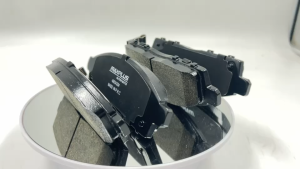 ผ้าเบรคหน้า Mitsubishi Triton Pajero ปี 2006-2014 2WD/4WD  จำนวน 1 กล่อง มี 4 ชิ้น คู่หน้า ซ้าย/ขวา #4605A284