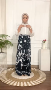 SARUNG SANTRI SANTRIWATI MOTIF MBAK SANTRI BULAT
