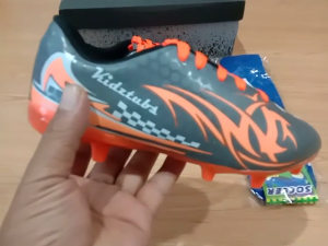 KIDZTUBS Sepatu Bola Anak Laki-Laki: Desain Nyaman & Berkualitas Tinggi