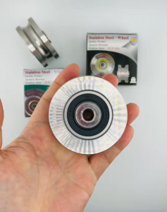 ล้อสแตนเลสร่องกลม SC 3นิ้ว ระบบ 30x30x3 ม้าทอง คุณปลอดภัย และเป็นสแตนเลส มีบรรทัดและการเสริมสร้างประตูที่สวยงาม