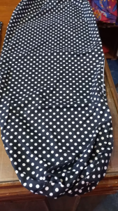 Momiku Satu Set Sarung Bantal Guling Resleting 50cm Obras Kain Katun Polymicro Polkadot Hitam